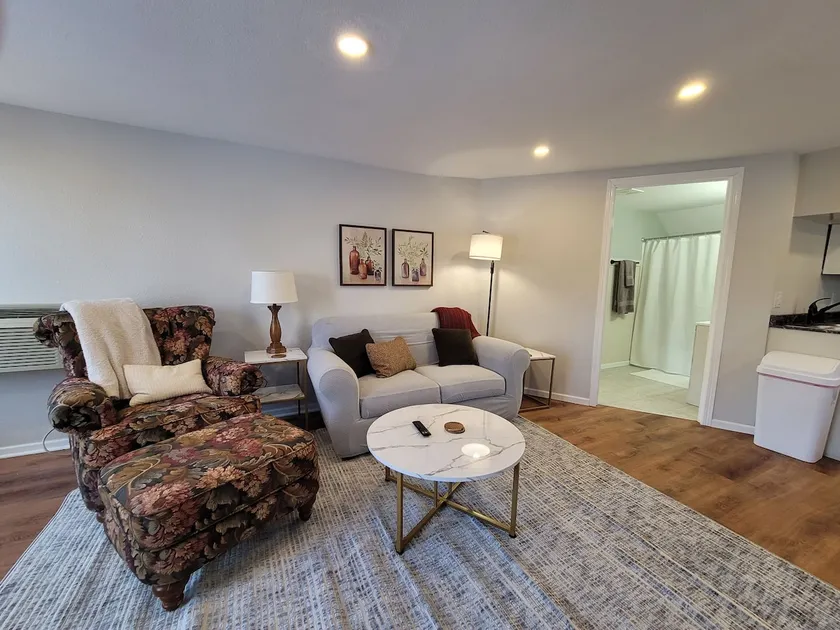 Cozy One-bedroom Home - Image 1