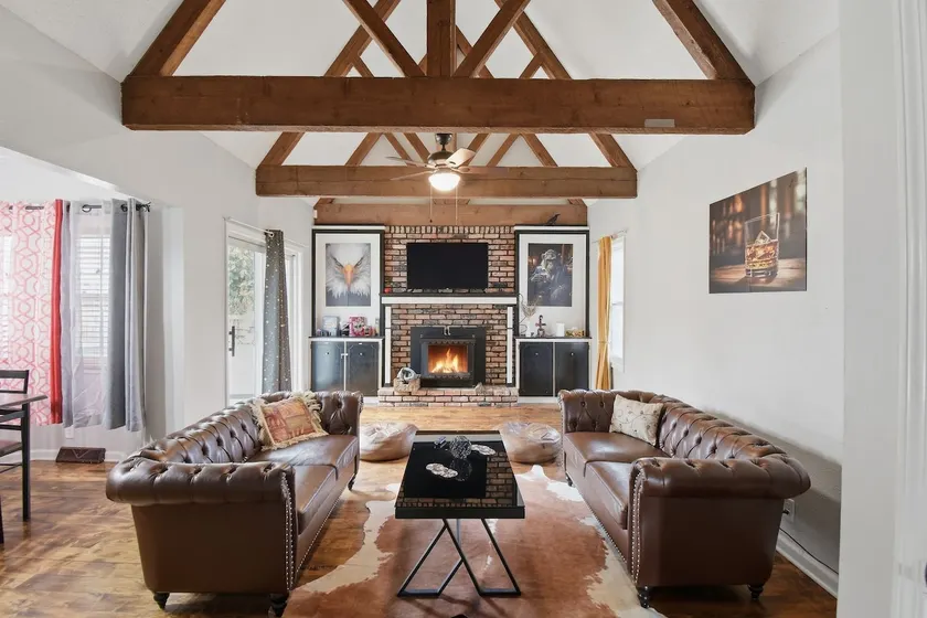 Vintage 4bd: Hot Tub | Pool optional basement - Image 1