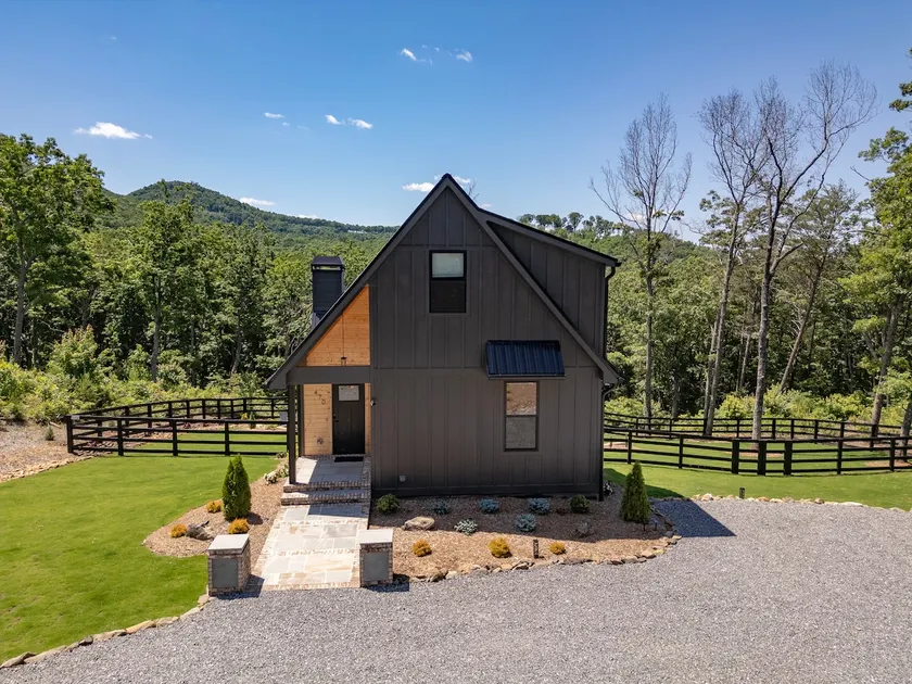 The Pickleball Lodge - Image 1