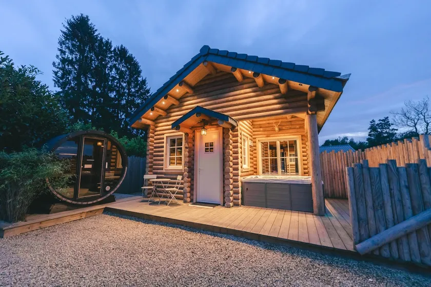 Cosy Cottage w/ Jacuzzi in Amazing Region - Image 1