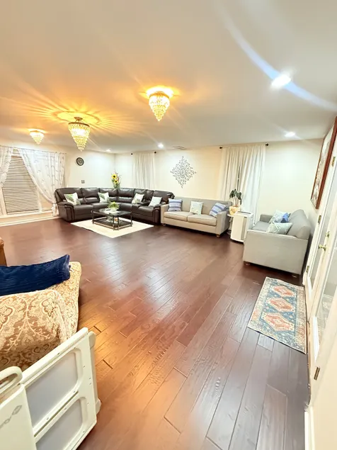 Family Home, 5BR,Hot Tub, 4 minutes to Hersheypark - Image 1