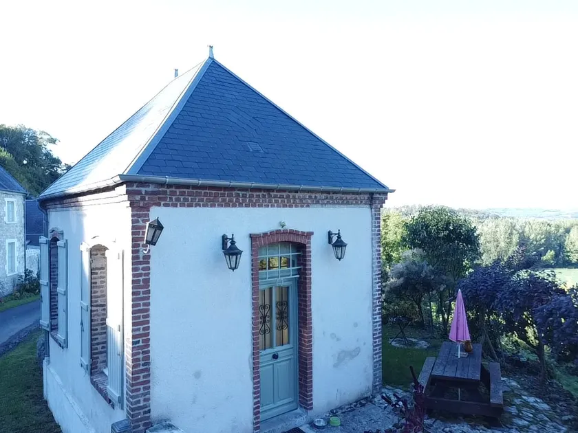 Small house, unusual place, old town hall - Image 1