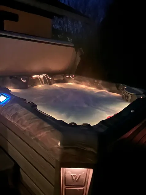 Apartment with Jacuzzi - Image 1