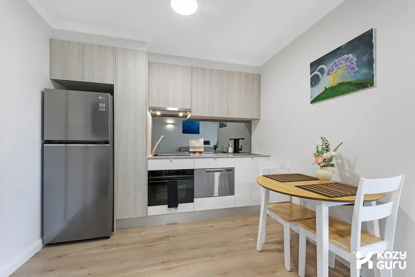 KozyGuru | Surry Hills | Prime Location & Parking - Image 1