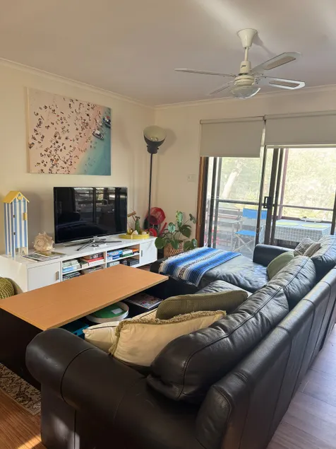 Fully Fenced 3BR Beach House + WiFi, Chromecast - Image 1