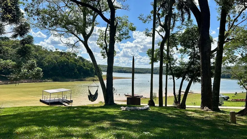 Lake House - Image 1