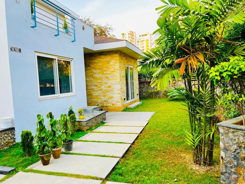 Luxury Forest Villa (200 meters from Expo Mart) - Image 1