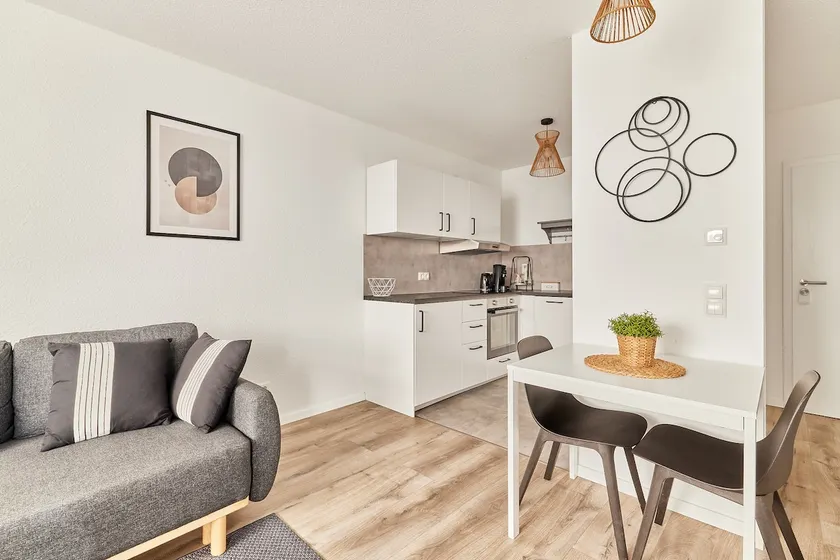 Modern, stylishly furnished new-build apartment - Image 1