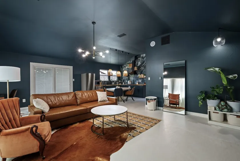 Private Germantown Guesthouse - Image 1