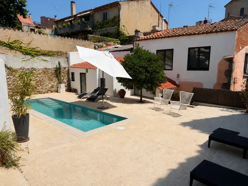 Valentinos House & Pool, Costa Maresme – 20 mins from Barcelona - Image 1