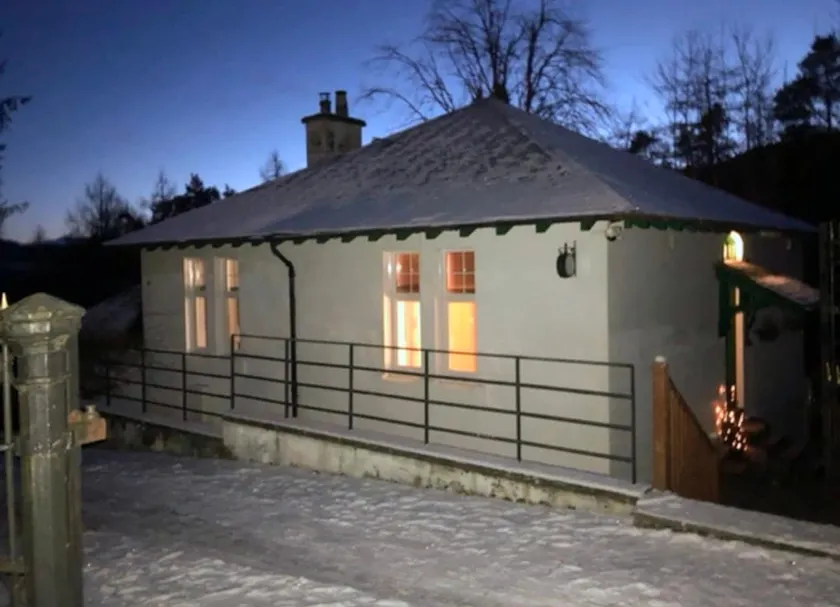 Scottish Highland Cottage - Image 1
