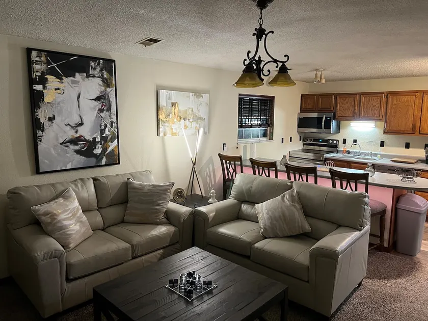 Large Two bedroom - Image 1