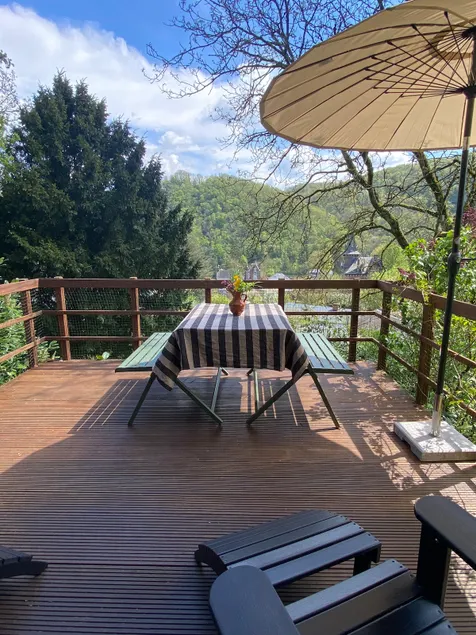 Cosy 70s Cabin with a Beautiful View - Image 1