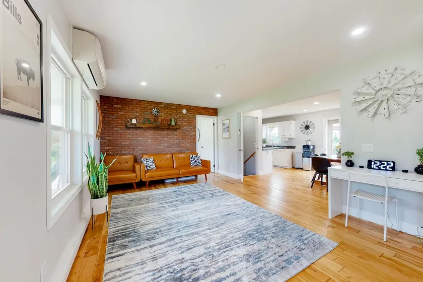 Relaxing 3BR home with a deck & firepit - Image 1