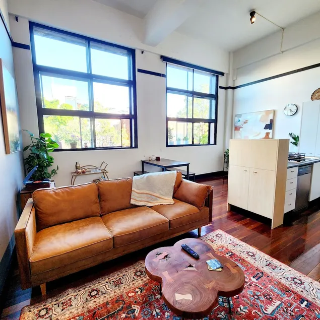 Eclectic Loft Retreat in Fortitude Valley - Image 1