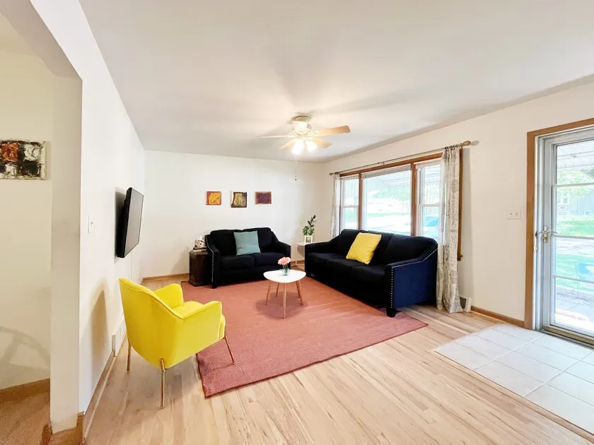 Convenience & Comfort - 3 bed/1 bath Home - Image 1