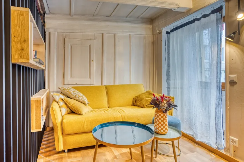 Charming historic flat – Skiing & Hiking - Image 1