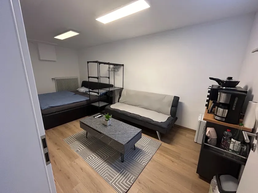 Basement with private entrance - Image 1