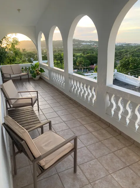 3 Bdrm • Ocean Sunrise Vista • Backup Solar Power - Image 1
