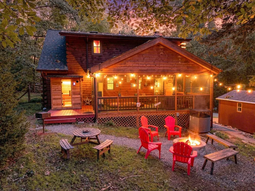 Hot Tub•Sauna•Fire Pit•EV Charger•Water Access - Image 1