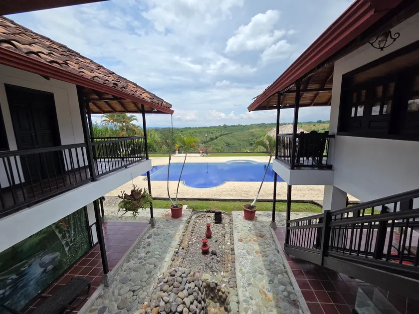 A property 15 minutes away from Parque del Café - Image 1