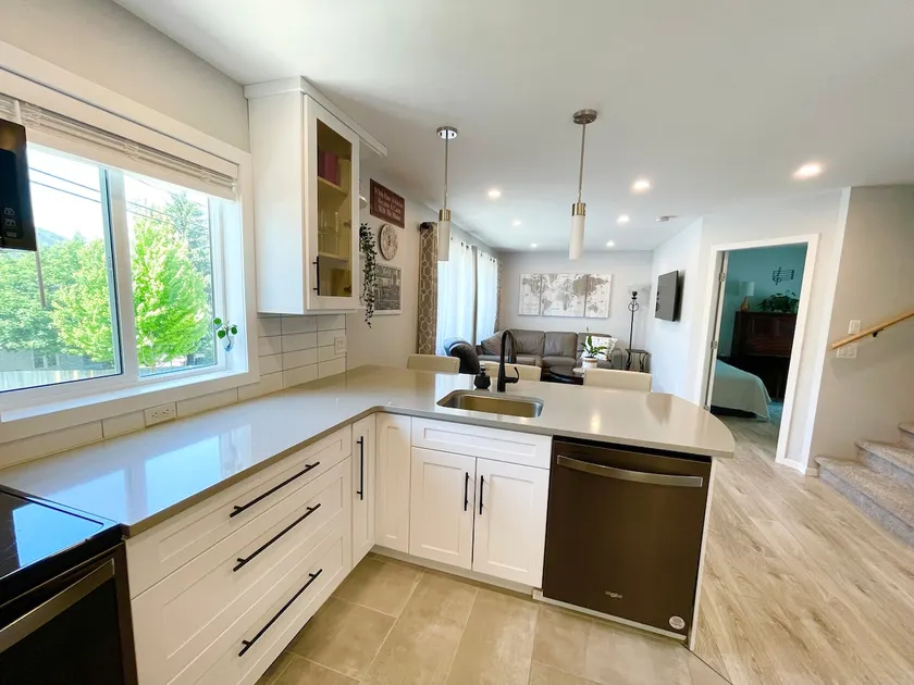 Piano House New4bed,3bath Downtown Near Whitewater - Image 1