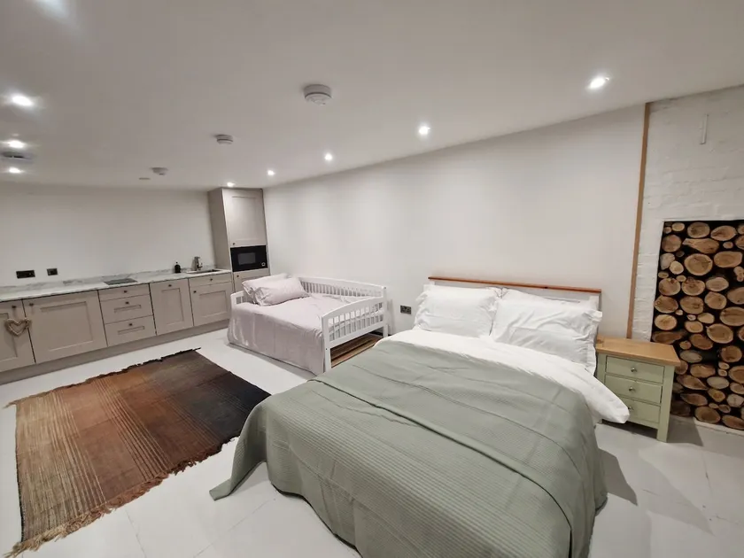 Garden Barn Studio, sleeps 3 - Image 1