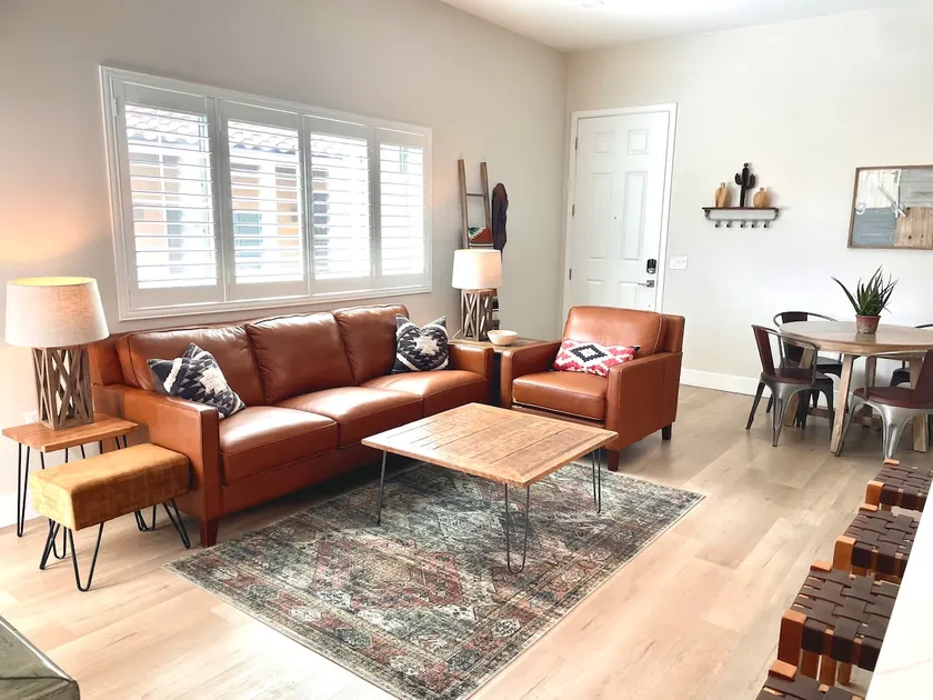 A Spectacular Retreat with Amazing Mountain Views! - Image 1