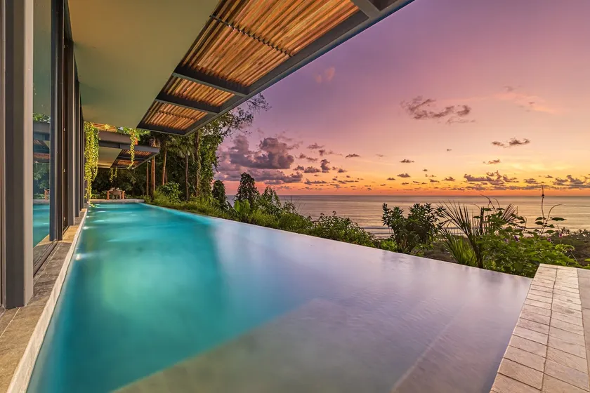 Luxury-Sleep 16-Dominical-25meter pool-Luxury - Image 1