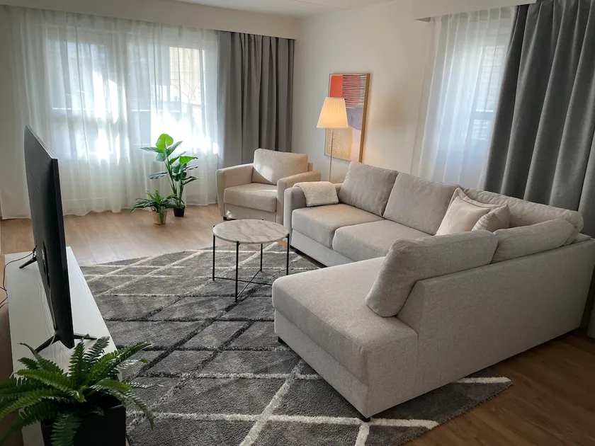 Nice and spacious condo - Image 1