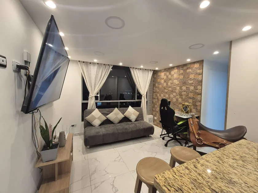 Spectacular apartment near the airport - Image 1