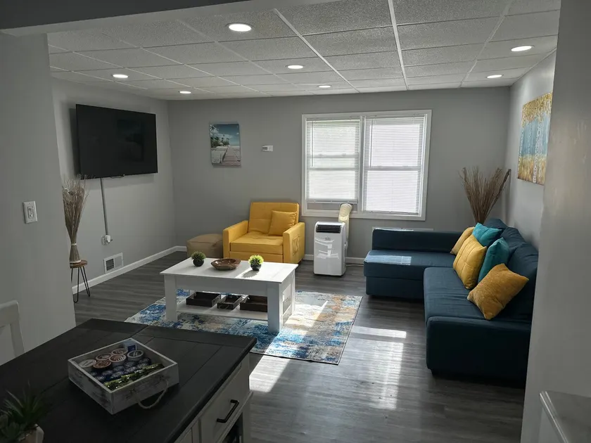 Home away from home in the burbs - Image 1