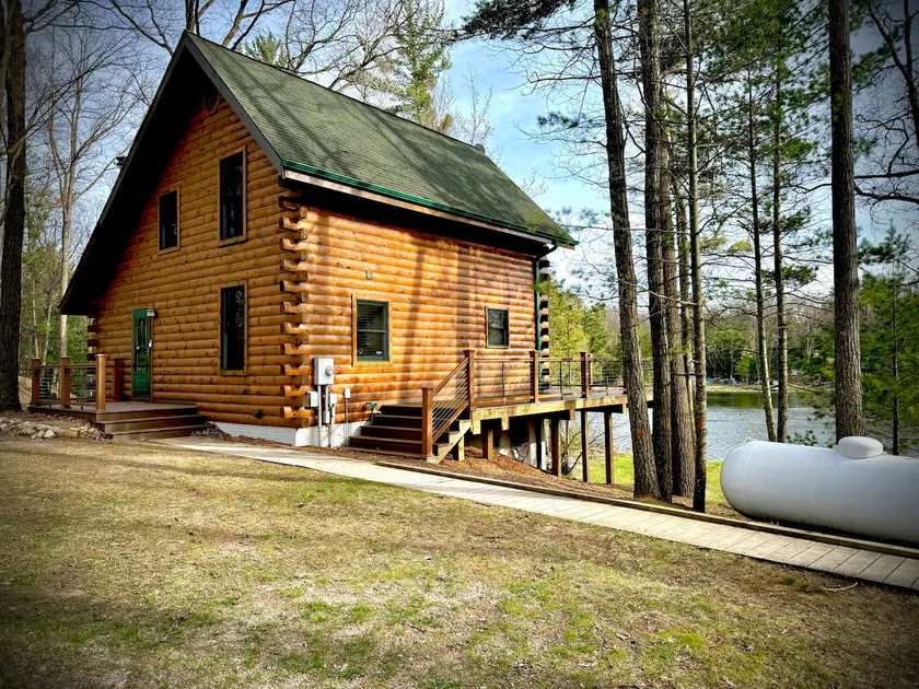 Premium Lakefront Log Cabin ~ORV - Image 1