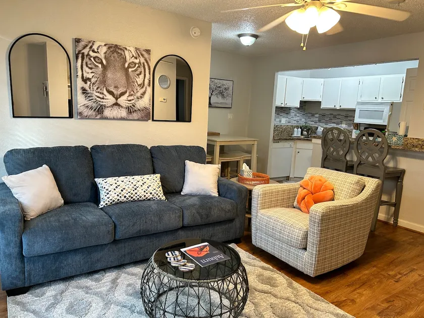 Aubie's Retreat Near Jordan Hare|Pool WiFi Parking - Image 1