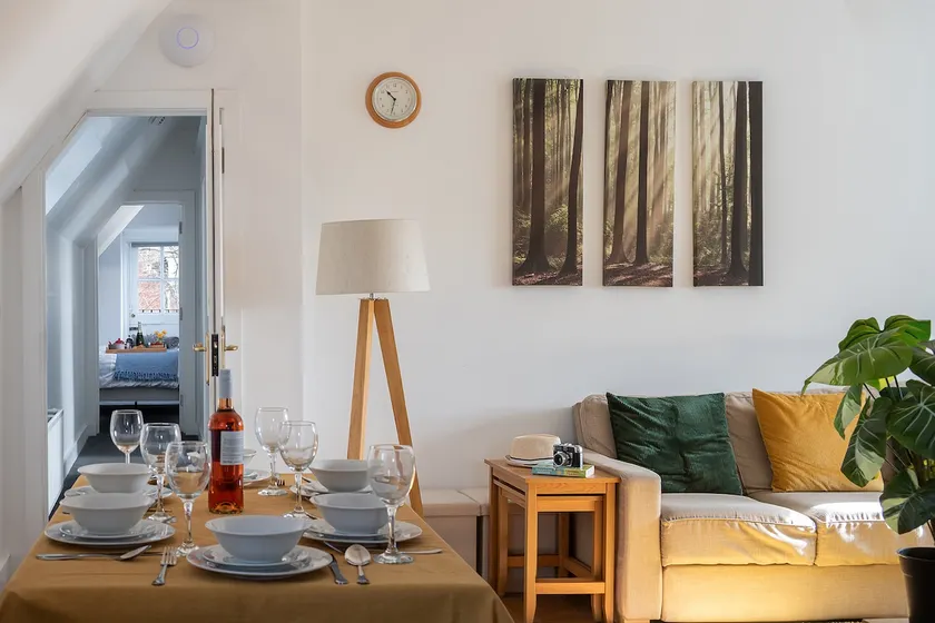 Friends & Families | Parking & EV | Station Nearby - Image 1