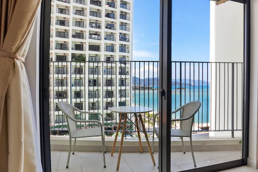 Studio Gold Coast Nha Trang Aparments 50m - Image 1