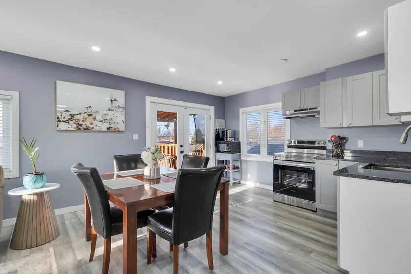 3 bdr upper, prime location - Image 1