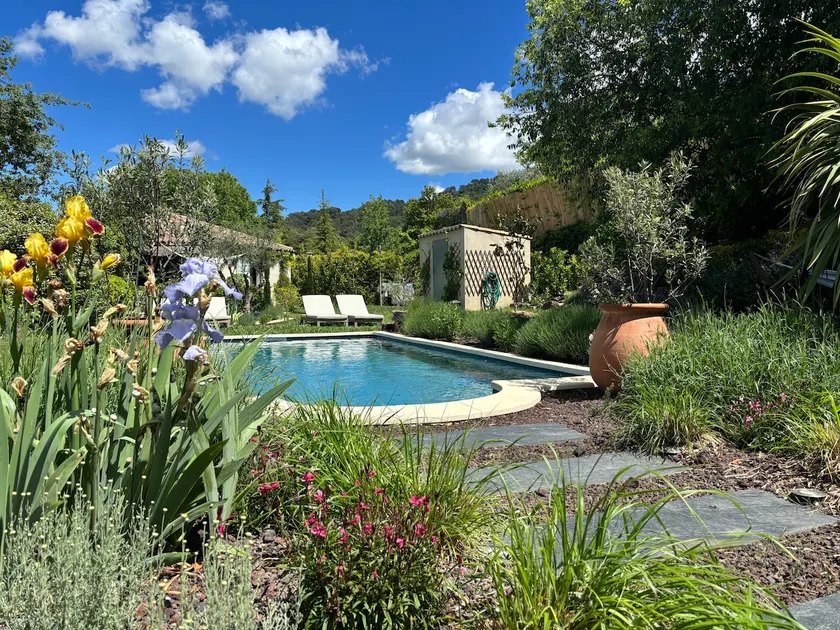 Cozy & independent haven • 2 min from Château La Coste - Image 1