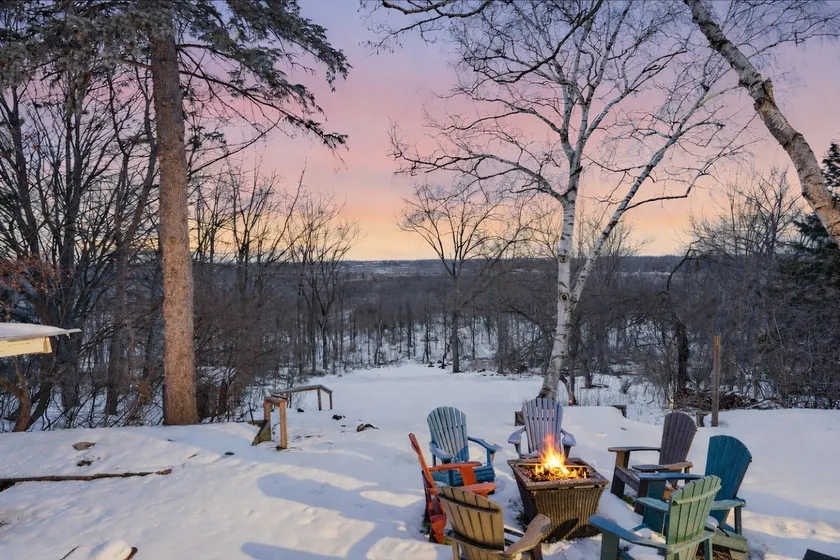 Brock’s Lookout | Close to Falls + Pizza Oven - Image 1