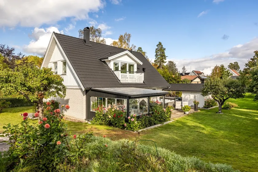 Nice house with hot tub! - Image 1