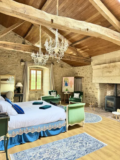 Medieval Art Deco manor 10 minutes from Puy du Fou - Image 1