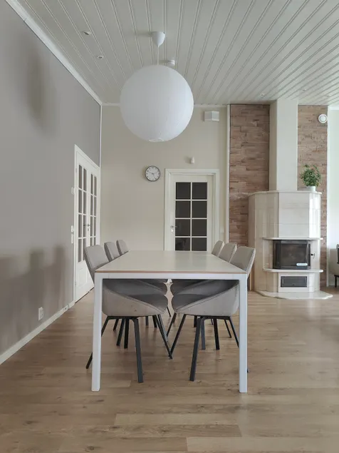 The Sunny Villa – Space for the whole group - Image 1