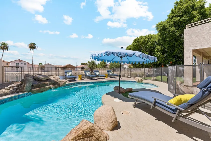 Resort-Style 5BR FREE Pool Heat Putting Green - Image 1