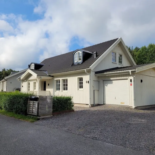 Cozy villa in Kullavik - Image 1