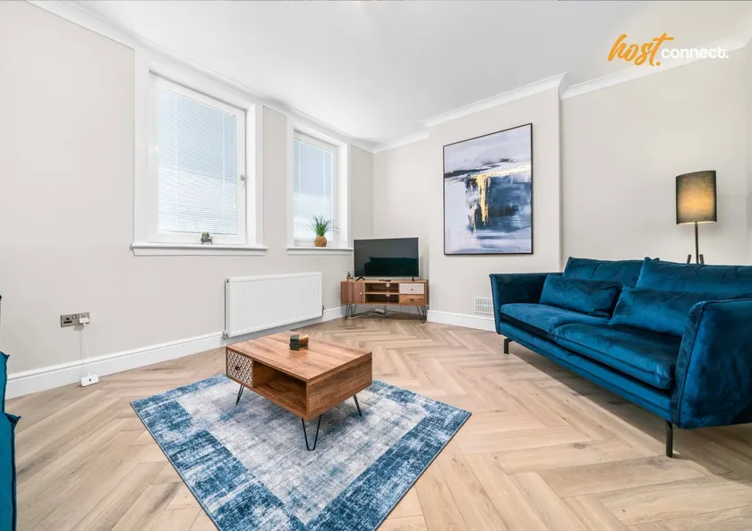 Luxury 4-Bed Home in Central Gretna - Image 1