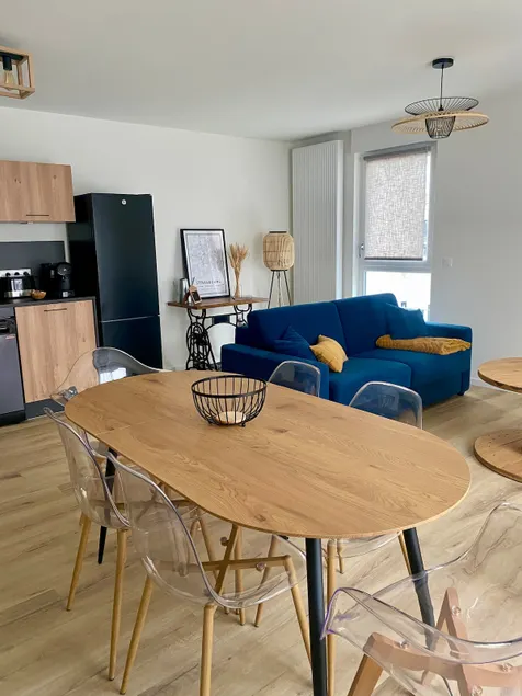 Beautiful apartment with terrace and parking - Image 1
