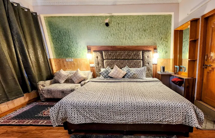Entire Floor in Mcleodganj BnB | Bougainvillea - Image 1