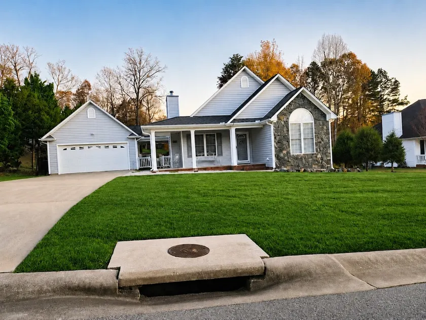 Cozy 3BR w/ Fenced Yard & Porch- Pets Welcome! - Image 1