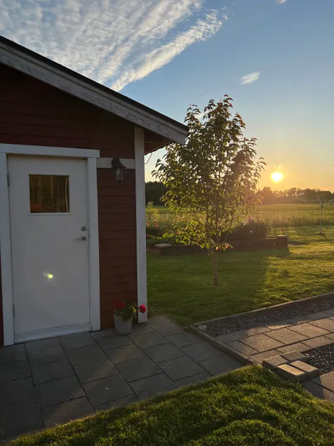 Urban accommodation in rural idyll - Image 1
