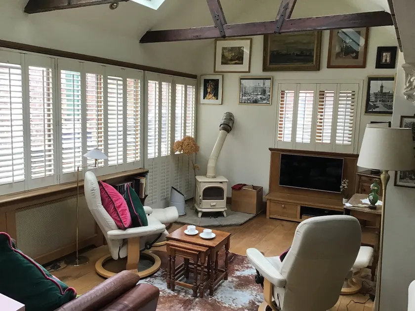 Luxury apartment, central Louth - Image 1